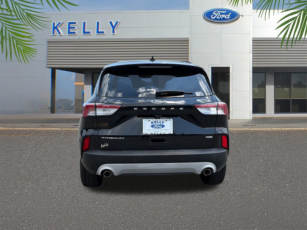 Certified 2022 Ford Escape Titanium FWD image 4