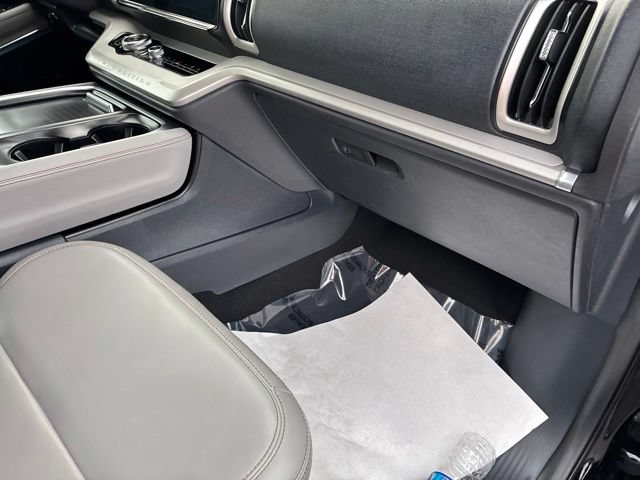 Certified 2025 Ford Expedition Active AWD/4WD image 51