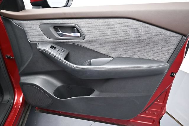 Used 2023 Nissan Rogue SV FWD image 30