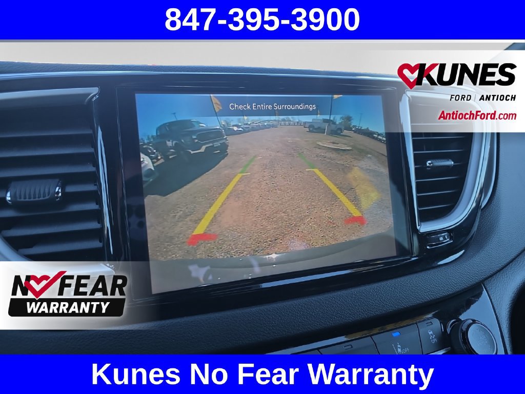 Used 2025 Chrysler Pacifica Select FWD image 30