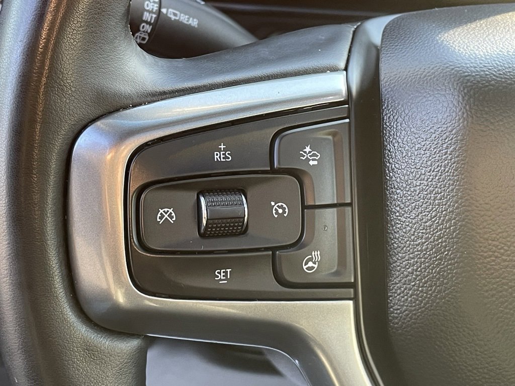 Used 2024 Chevrolet Suburban Z71 w/ Luxury Package image 38