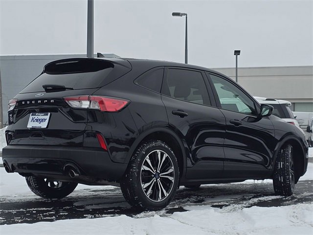 Certified 2022 Ford Escape SE w/ SE Sport Appearance Package image 5