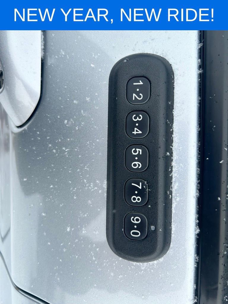 Certified 2022 Ford Explorer XLT image 11