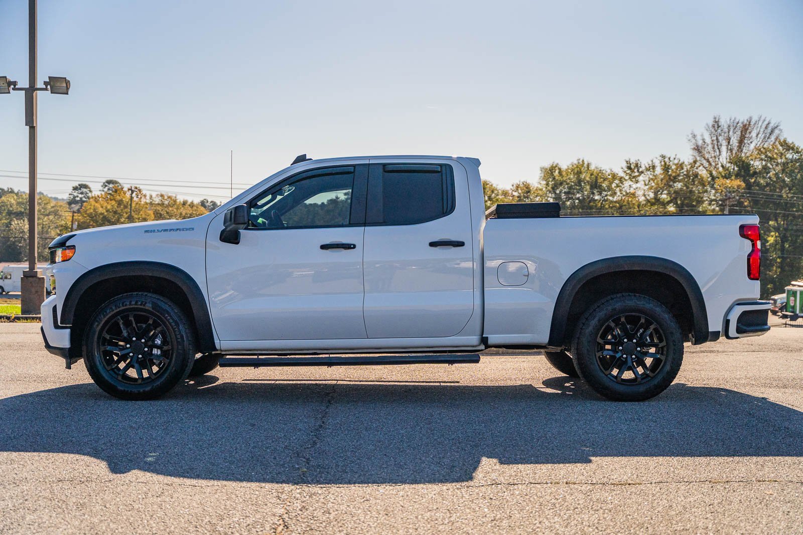 Used 2020 Chevrolet Silverado 1500 Custom w/ Custom Value Package image 2