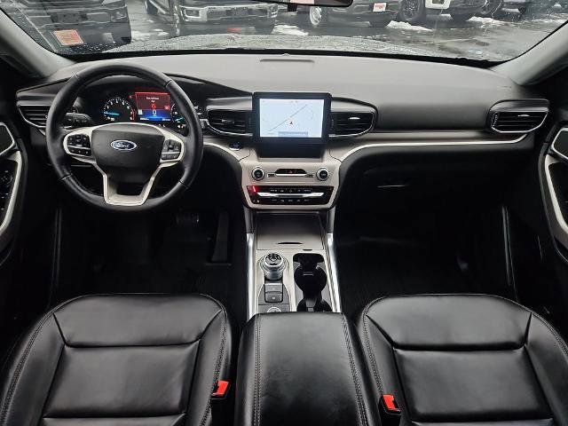 Certified 2022 Ford Explorer XLT w/ Equipment Group 202A image 7