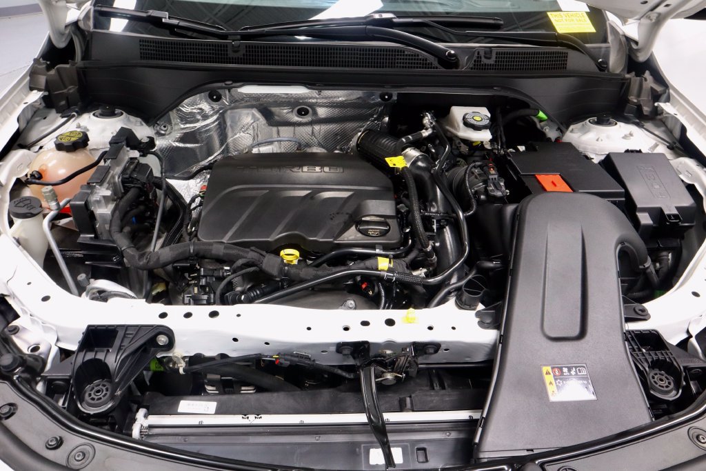 Used 2025 Buick Envista Sport Touring w/ Convenience I Package FWD image 17