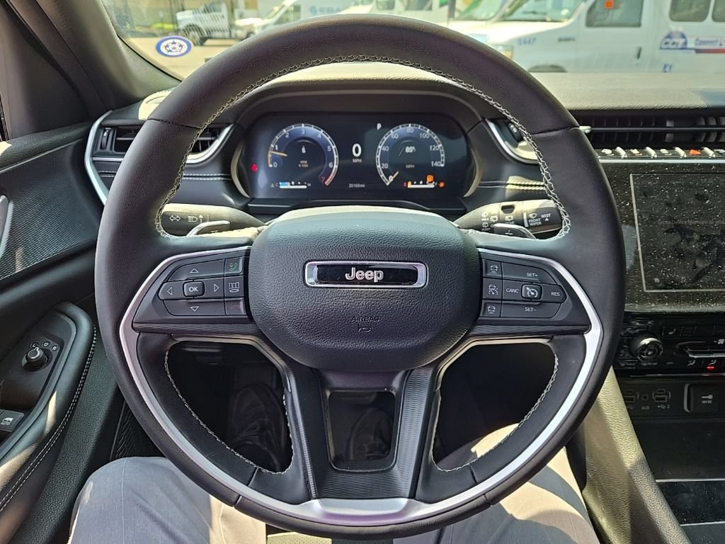 Used 2024 Jeep Grand Cherokee Altitude AWD/4WD image 14