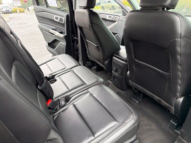 Certified 2024 Ford Explorer XLT w/ Equipment Group 202A AWD/4WD image 18