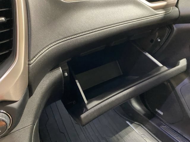 Used 2017 GMC Acadia Denali w/ Technology Package AWD/4WD image 34