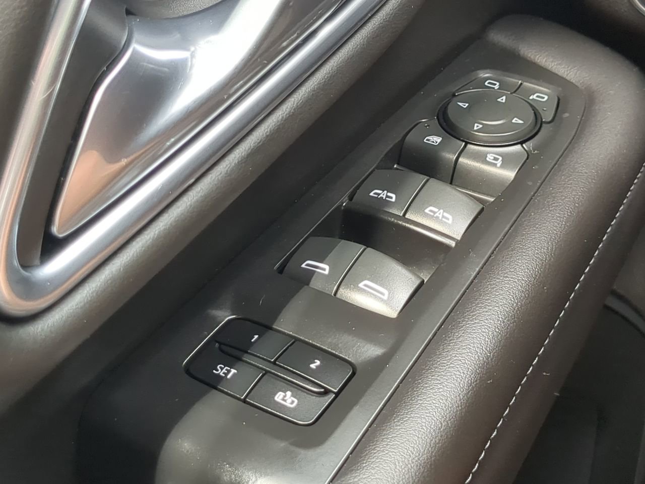 Used 2021 Chevrolet Tahoe Z71 w/ Z71 Signature Package AWD/4WD image 22