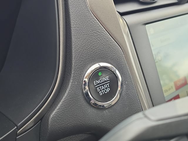 Certified 2018 Ford Fusion SE w/ Fusion SE Technology Package FWD image 16