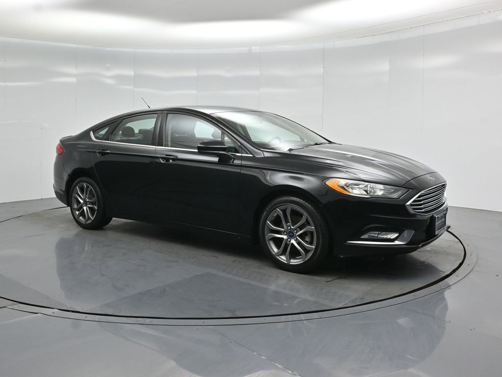Certified 2017 Ford Fusion SE w/ Equipment Group 201A FWD image 21