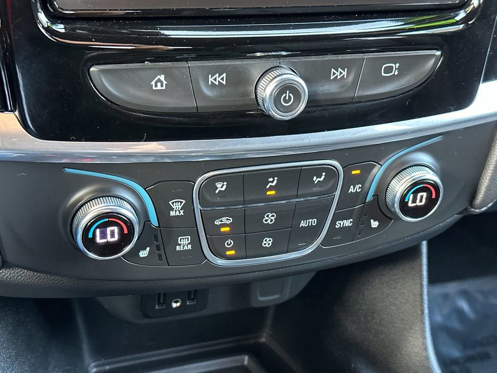 Used 2023 Chevrolet Traverse LT image 20