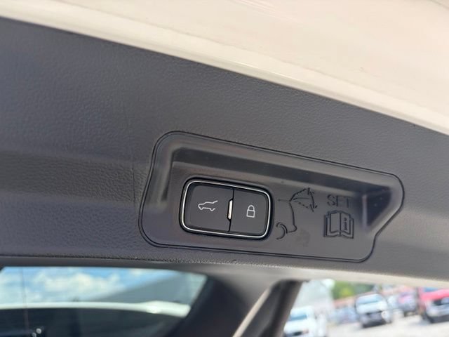 Certified 2022 Ford Explorer XLT w/ Equipment Group 202A AWD/4WD image 14