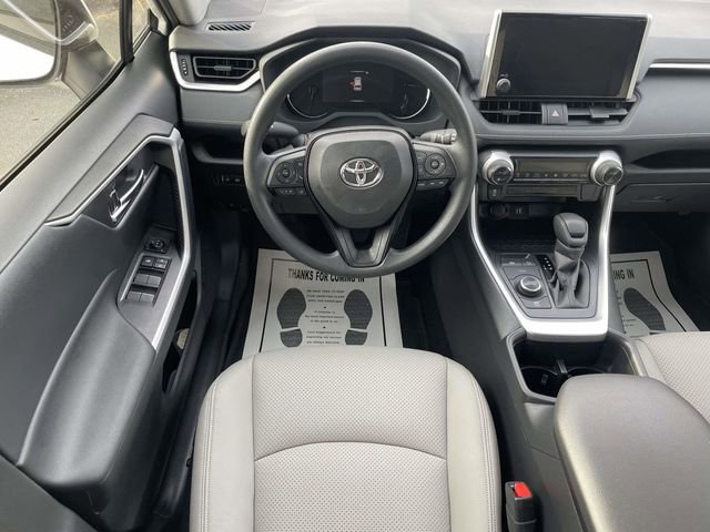 Used 2025 Toyota RAV4 XLE image 12