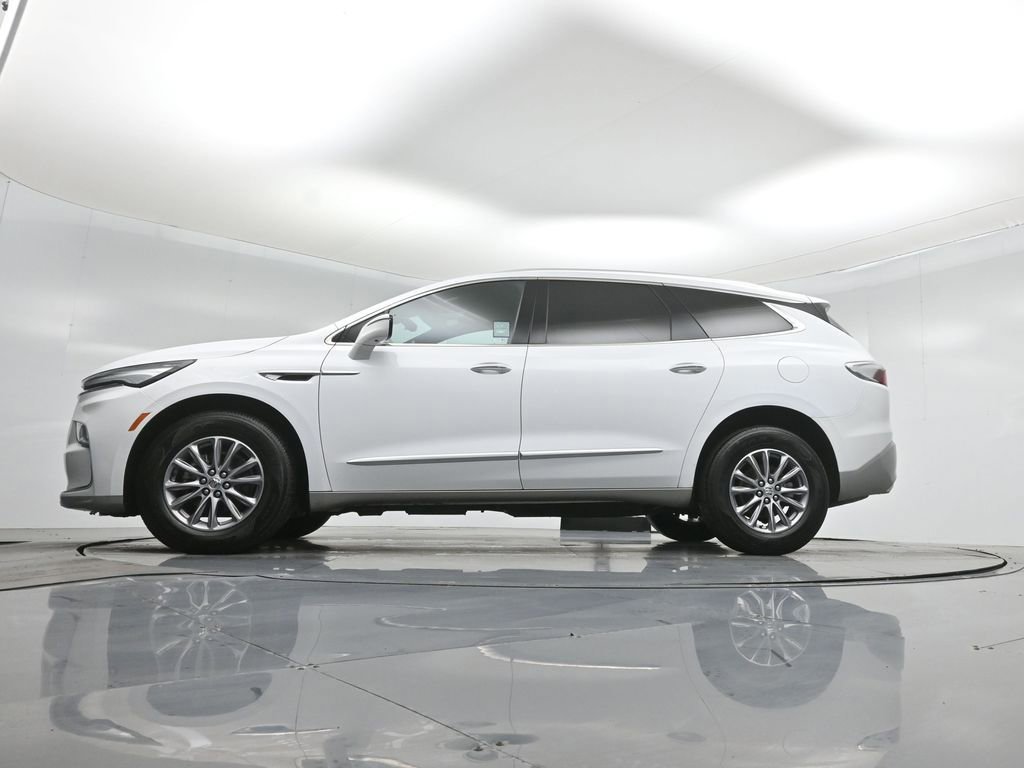 Used 2024 Buick Enclave Premium image 25