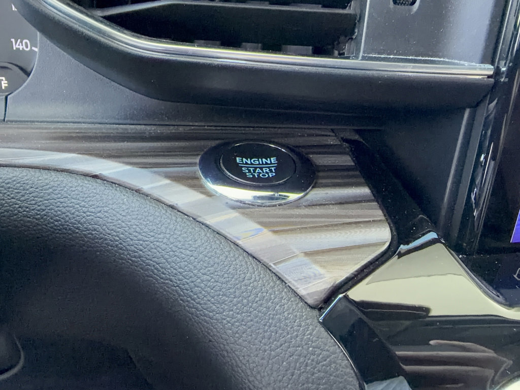 Certified 2023 Ford Explorer Limited w/ Limited Technology Package image 25