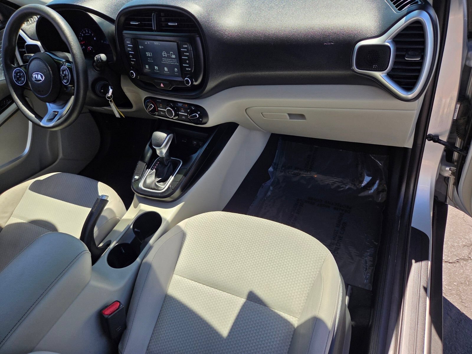 Used 2020 Kia Soul LX FWD image 16