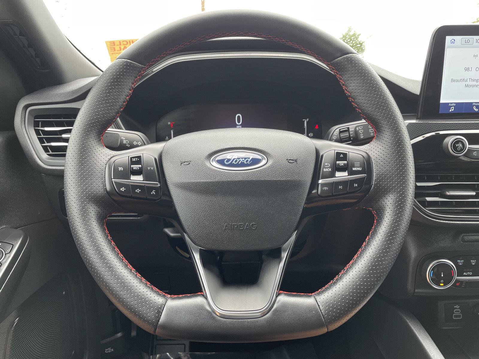Certified 2025 Ford Escape ST-Line Select AWD/4WD image 12