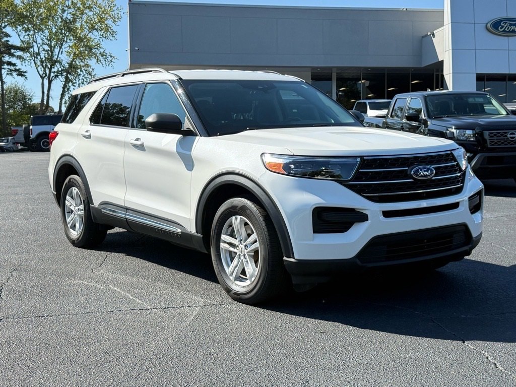 Certified 2022 Ford Explorer XLT w/ Class IV Trailer Tow Package image 2