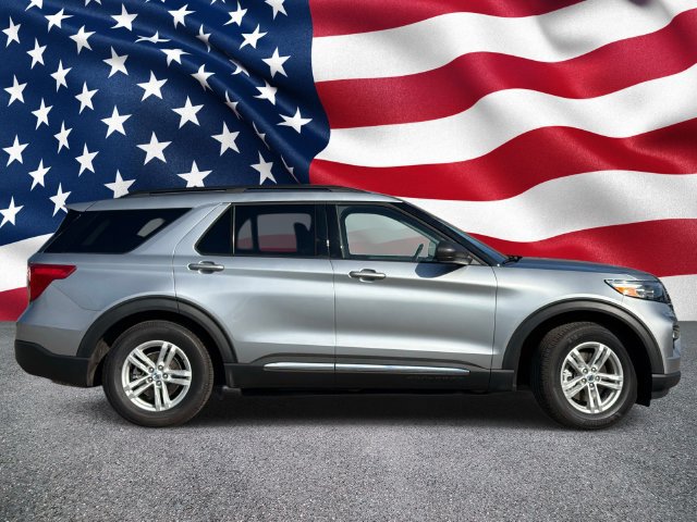 Certified 2024 Ford Explorer XLT w/ Equipment Group 202A RWD image 4
