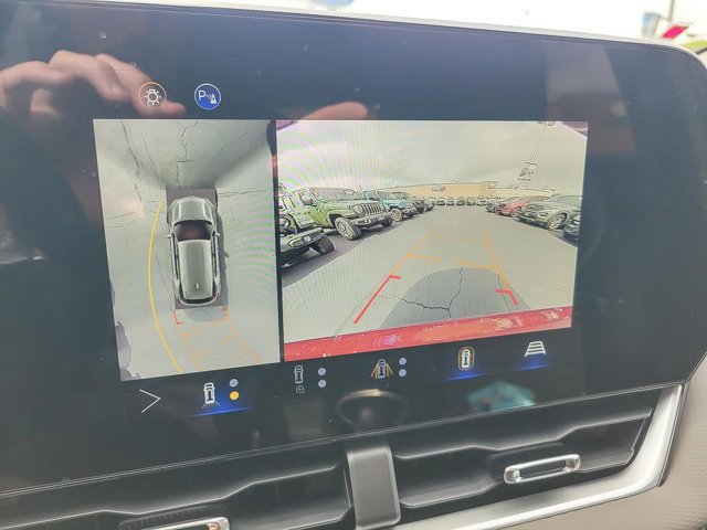 Used 2025 Chevrolet Equinox LT w/ Convenience Package II image 18