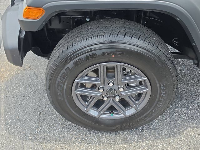 Used 2025 Jeep Gladiator Sport AWD/4WD image 10