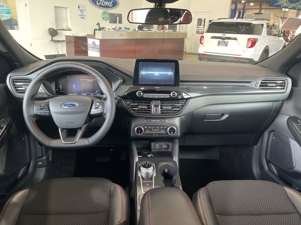 Certified 2025 Ford Escape ST-Line AWD/4WD image 13