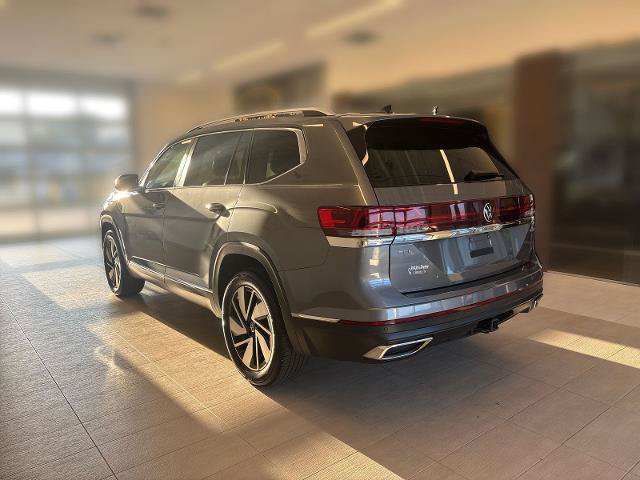 Used 2025 Volkswagen Atlas SEL AWD/4WD image 3