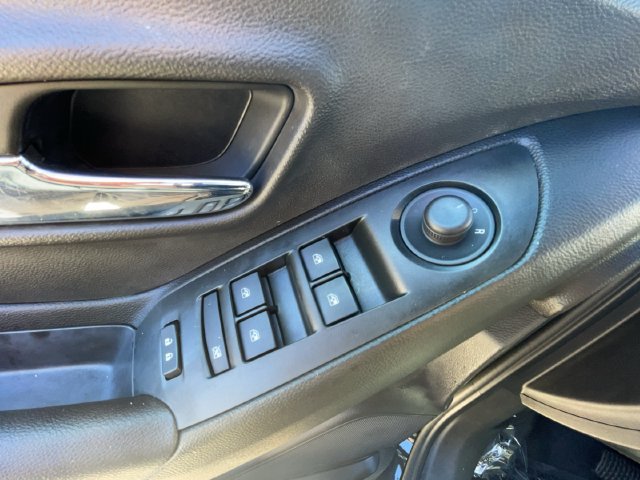 Used 2017 Chevrolet Trax LT AWD/4WD image 12