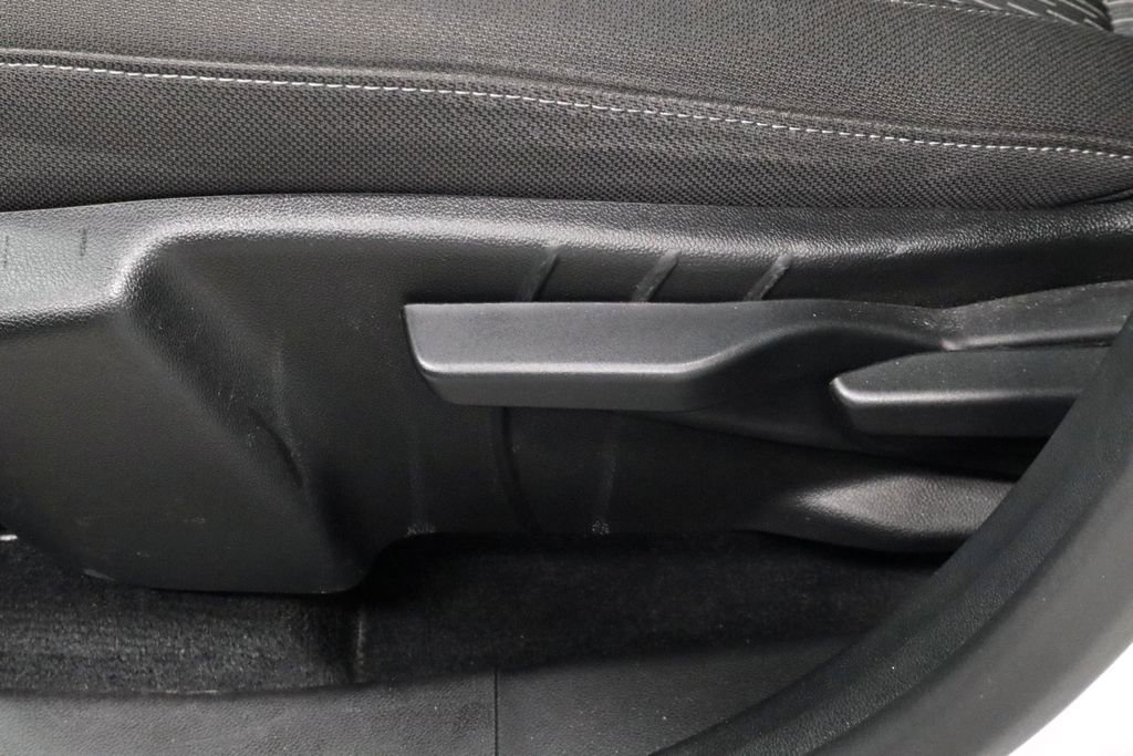 Used 2025 Chevrolet Equinox LT FWD image 22