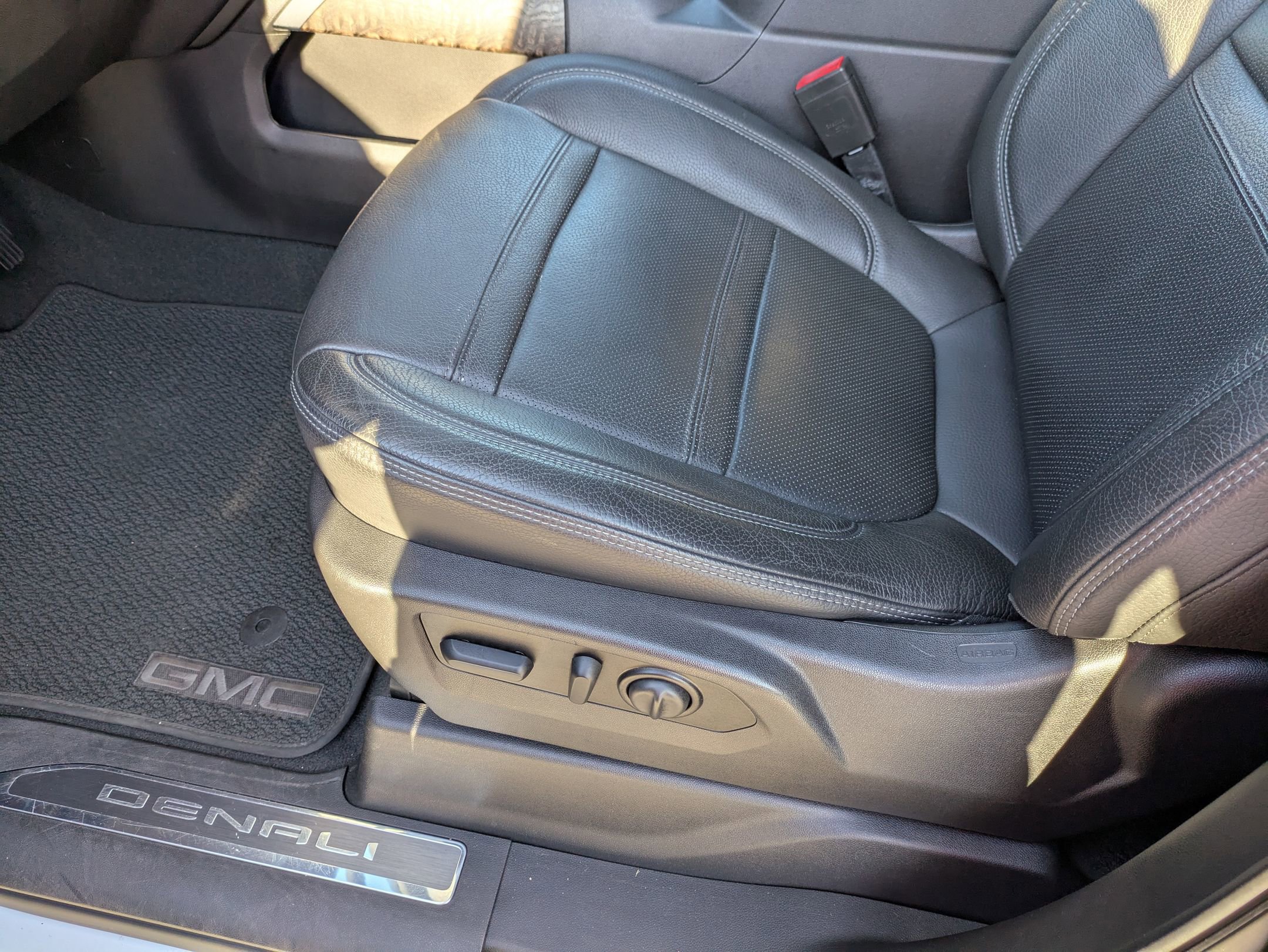 Used 2021 GMC Sierra 1500 Denali w/ Denali Ultimate Package image 15