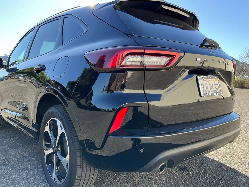 Certified 2024 Ford Escape ST-Line Elite w/ Premium Technology Package image 8