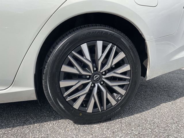 Used 2025 Nissan Altima 2.5 SV image 9