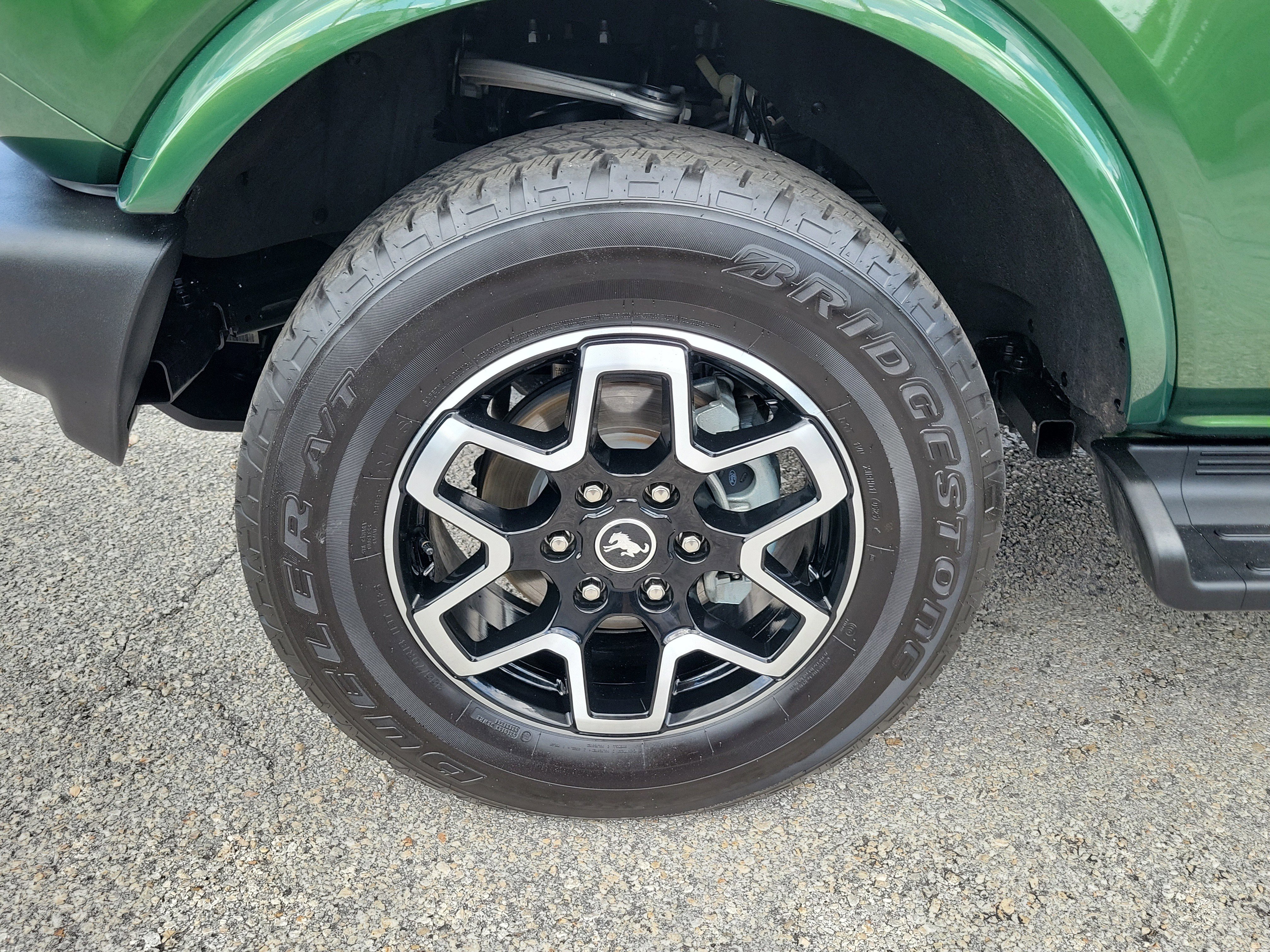 Certified 2025 Ford Bronco Outer Banks AWD/4WD image 5