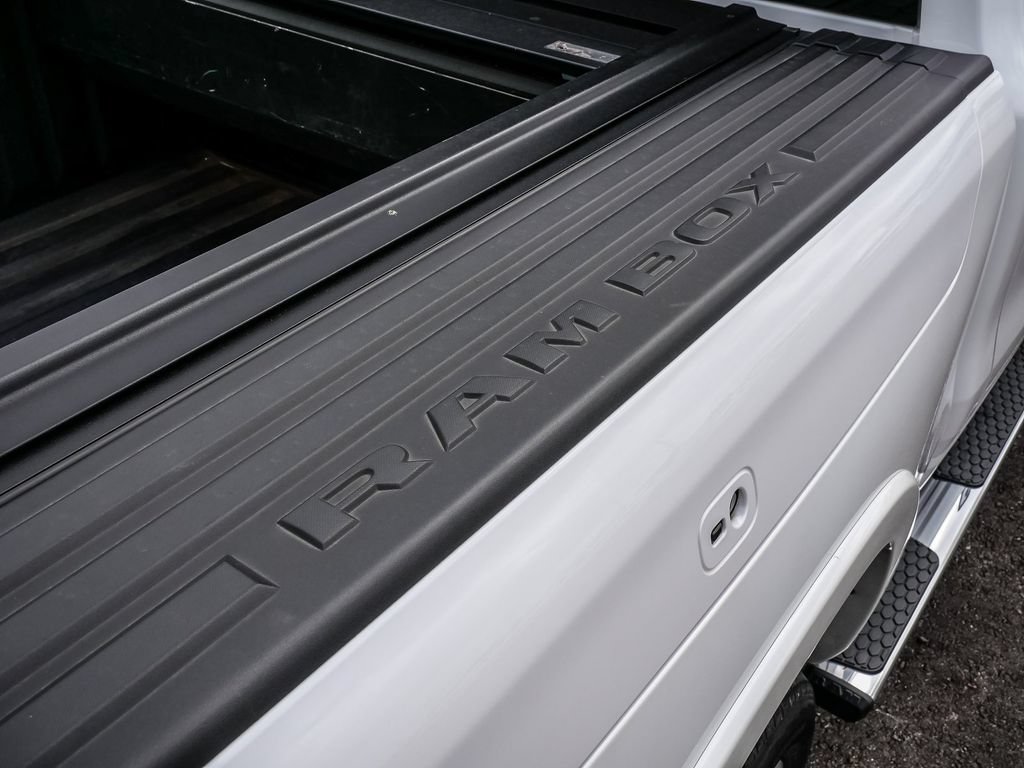 Used 2022 RAM 1500 Limited w/ Body Color Bumper Group AWD/4WD image 14