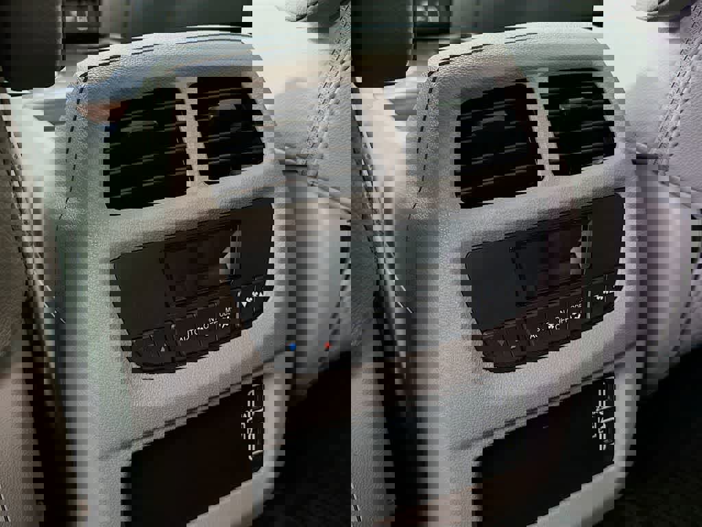 Used 2021 Honda Pilot Special Edition image 16