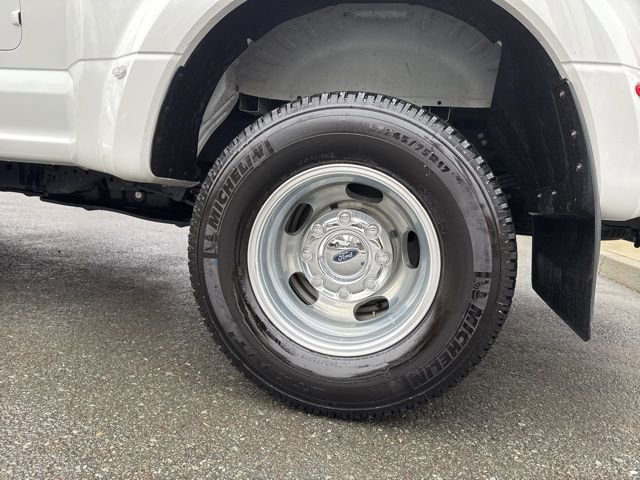 Certified 2022 Ford F350 Lariat w/ Chrome Package image 10