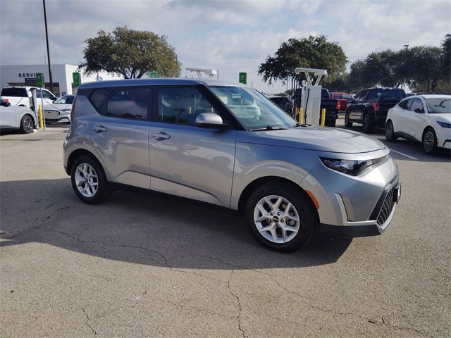 Used 2023 Kia Soul LX w/ Option Group 015 image 9