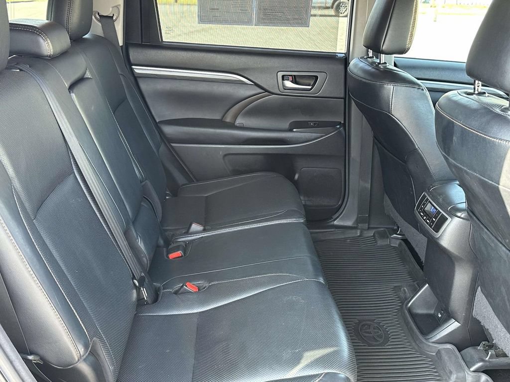 Used 2018 Toyota Highlander Limited AWD/4WD image 11