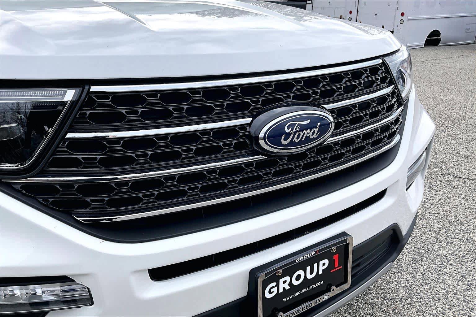 Certified 2022 Ford Explorer XLT w/ Equipment Group 202A AWD/4WD image 32