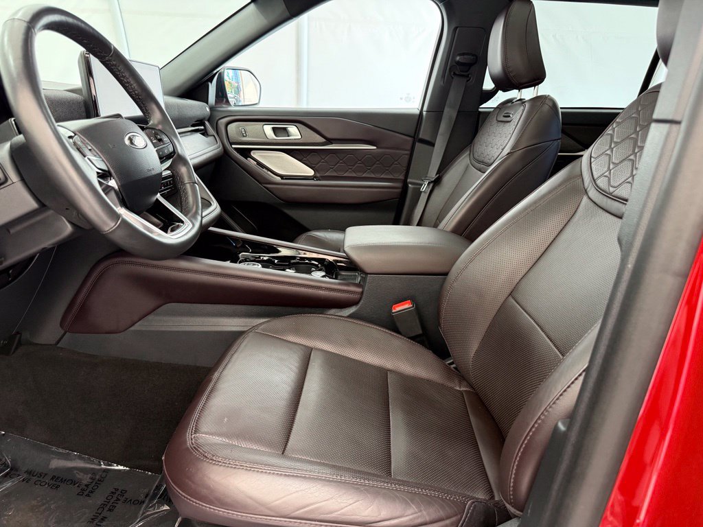 Certified 2025 Ford Explorer Platinum w/ LUX Leather Package AWD/4WD image 14