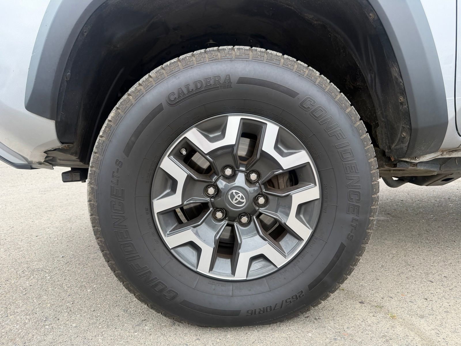 Used 2019 Toyota Tacoma TRD Off-Road w/ TRD Premium Off Road Package image 9