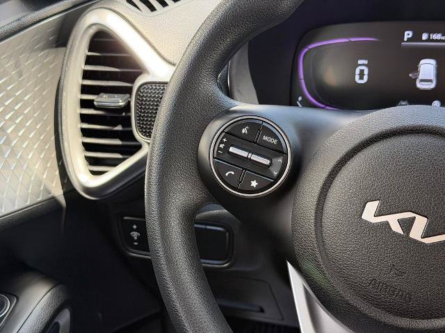 Used 2025 Kia Soul LX w/ LX Technology Package FWD image 14