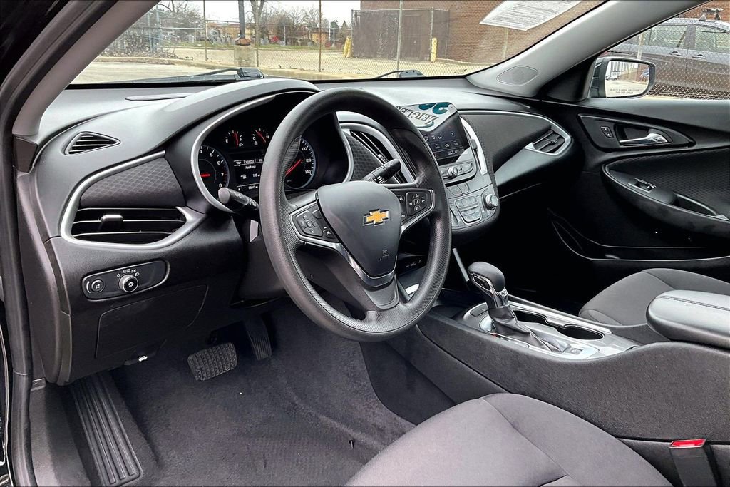 Used 2023 Chevrolet Malibu LT FWD image 13