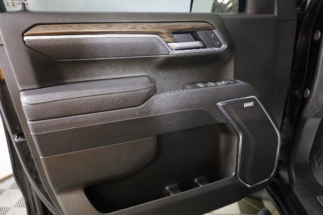 Used 2025 Chevrolet Silverado 1500 LT Trail Boss w/ LT Trail Boss Premium Package AWD/4WD image 34