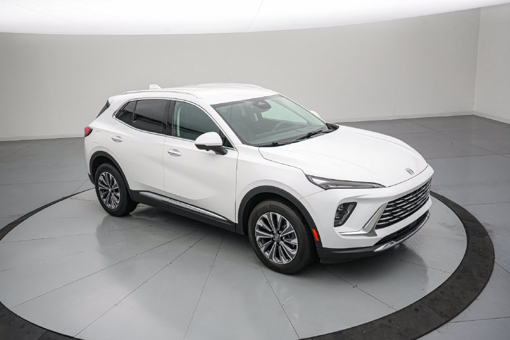 Used 2025 Buick Envision Preferred AWD/4WD image 2