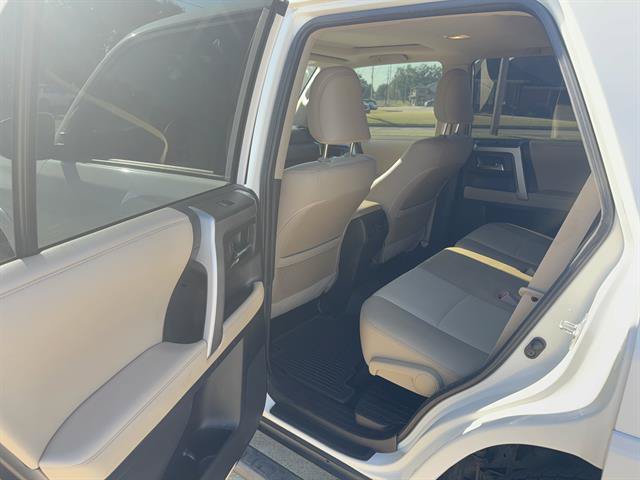 Used 2021 Toyota 4Runner SR5 Premium w/ Moonroof Package AWD/4WD image 9