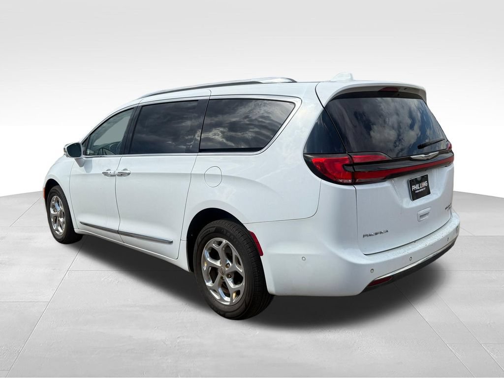 Used 2021 Chrysler Pacifica Limited w/ Premium & Safety Sphere Group AWD/4WD image 7