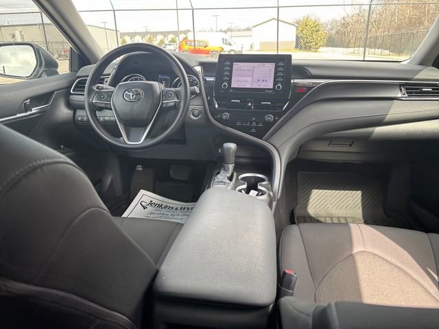 Used 2024 Toyota Camry LE w/ Convenience Package image 9